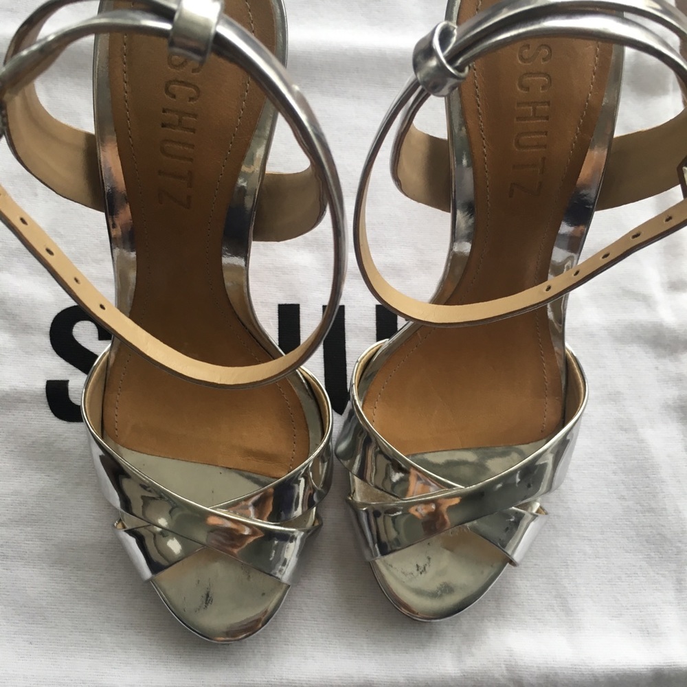Schutz Dollie heels in Prata color, size 5.0